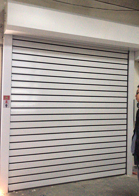 硬質(zhì)快速門